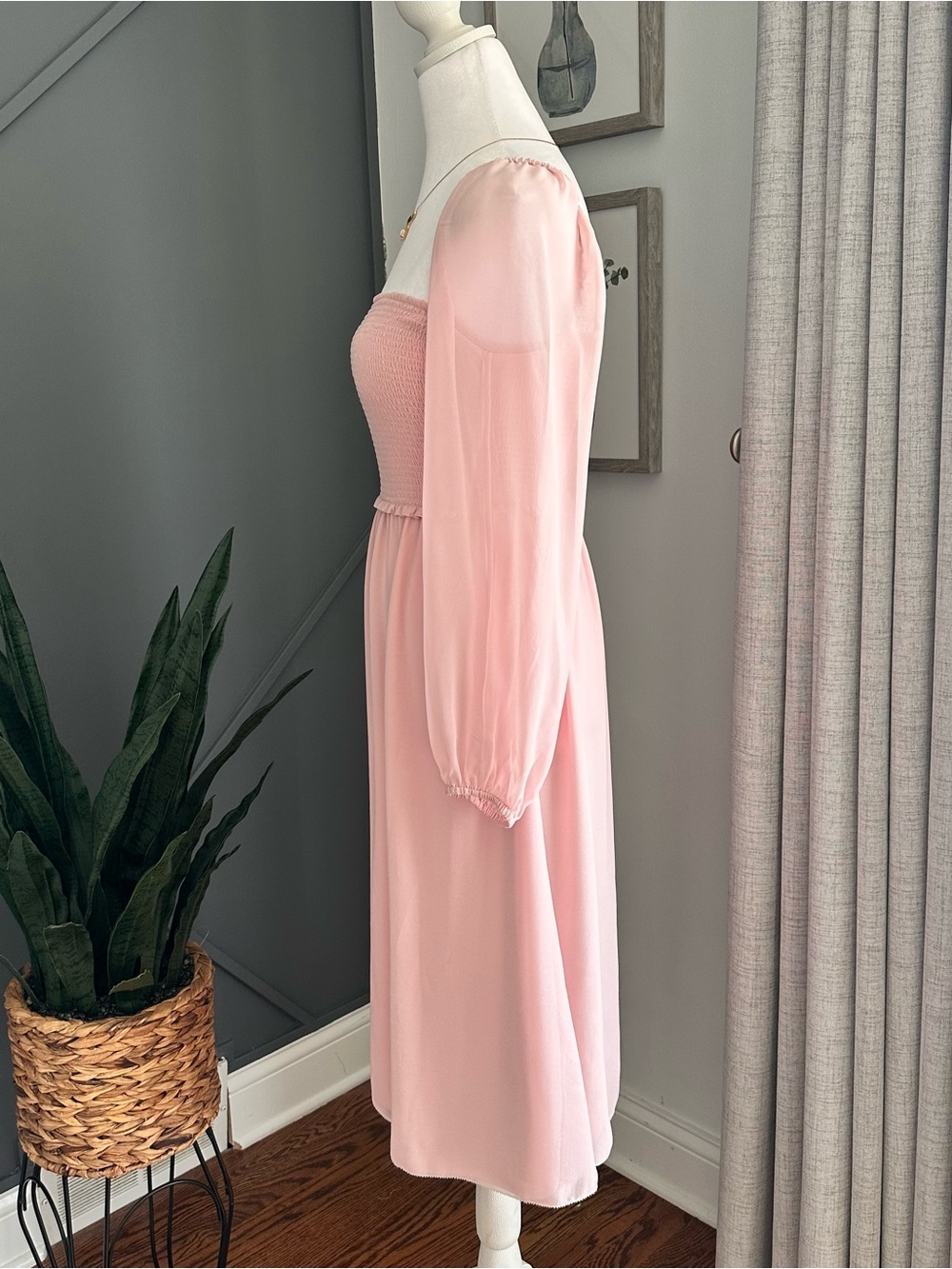 Wilfred Blush Pink Smocked Square-Neck Midi Dress - Picture 4 of 7